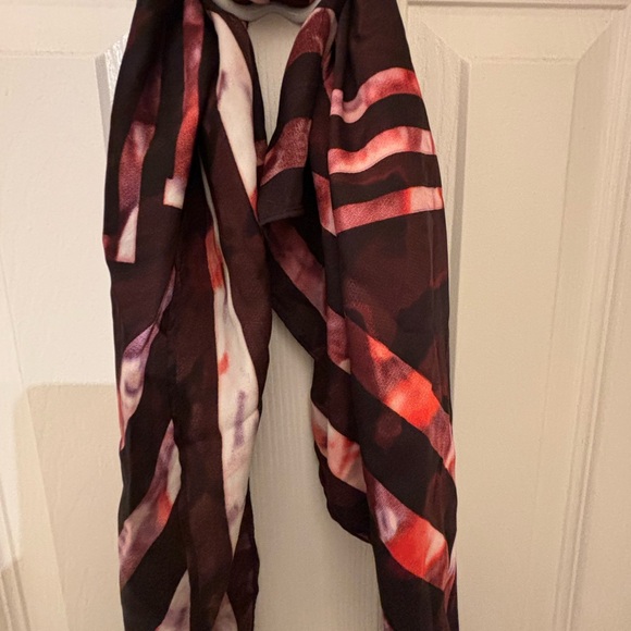 Soft and silky women's neck scarf - Picture 5 of 6